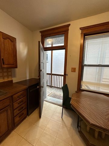 3759 N Damen Avenue 2, Chicago, IL 60618