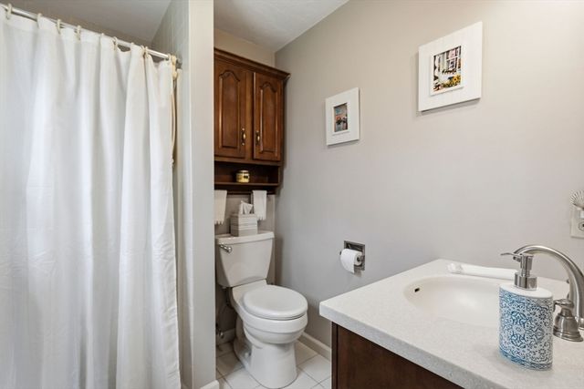 32 Dolly Dr, Worcester, MA 01604