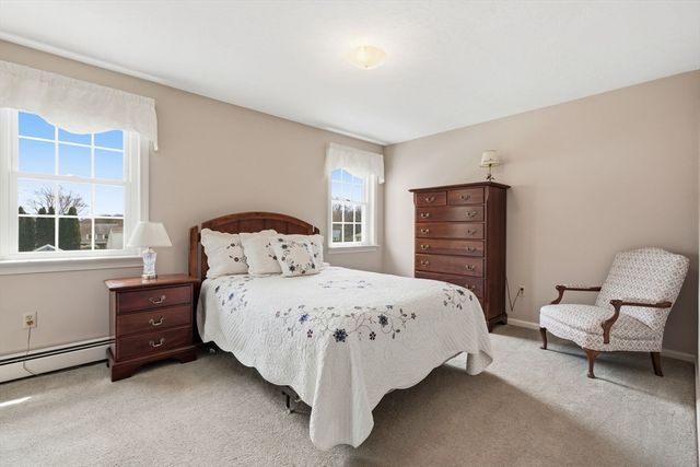 32 Dolly Dr, Worcester, MA 01604