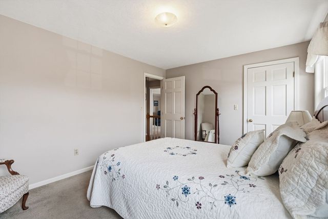 32 Dolly Dr, Worcester, MA 01604