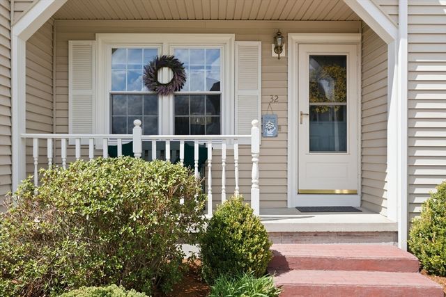 32 Dolly Dr, Worcester, MA 01604