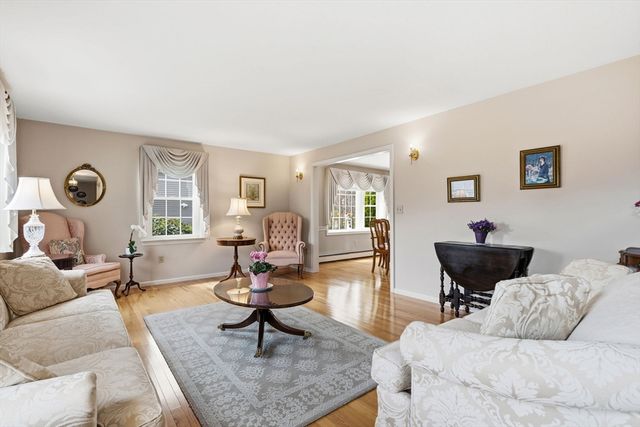 32 Dolly Dr, Worcester, MA 01604