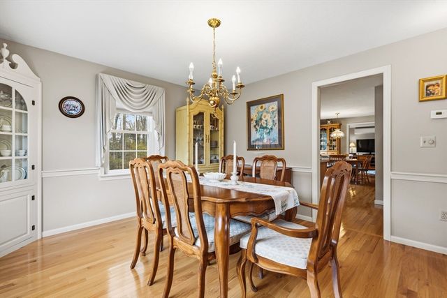 32 Dolly Dr, Worcester, MA 01604