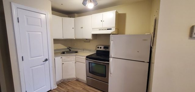 323 Meridian St 2, Boston, MA 02128