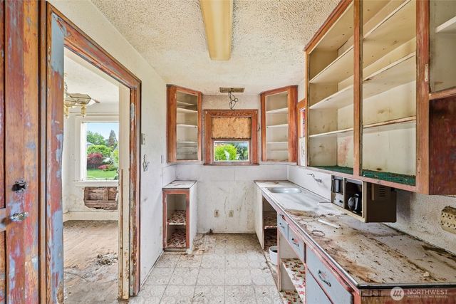 3704 N Tyler Street, Tacoma, WA 98407