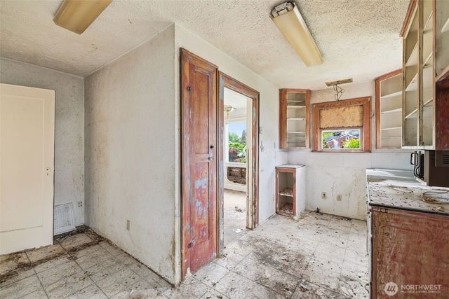 3704 N Tyler Street, Tacoma, WA 98407