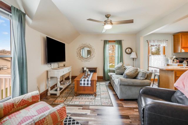 211 E Main STREET, Mishicot, WI 54228