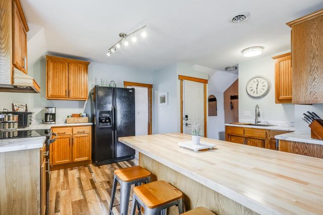211 E Main STREET, Mishicot, WI 54228