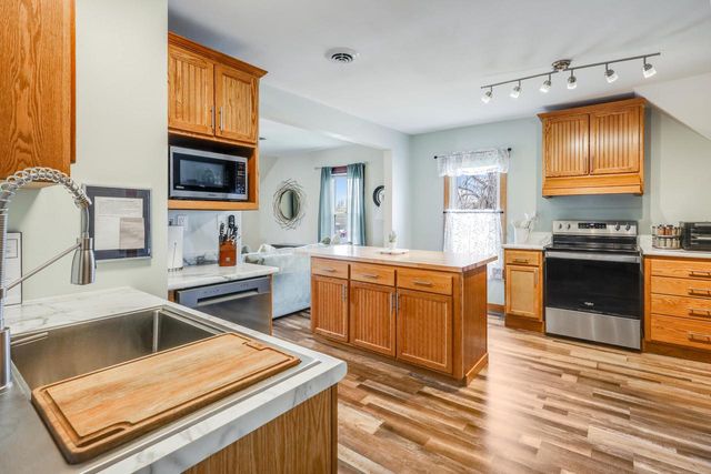 211 E Main STREET, Mishicot, WI 54228