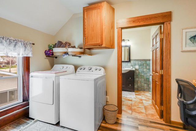 211 E Main STREET, Mishicot, WI 54228