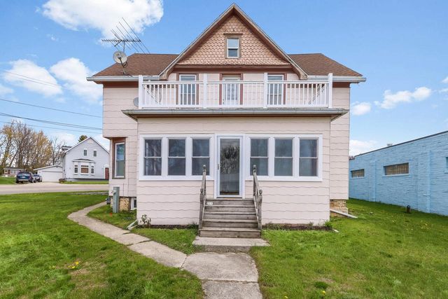 211 E Main STREET, Mishicot, WI 54228