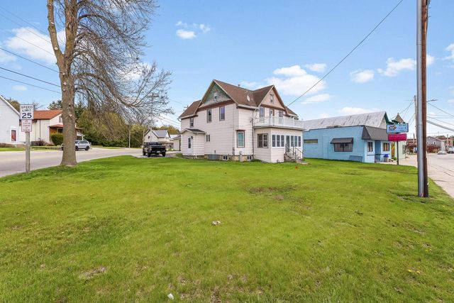211 E Main STREET, Mishicot, WI 54228