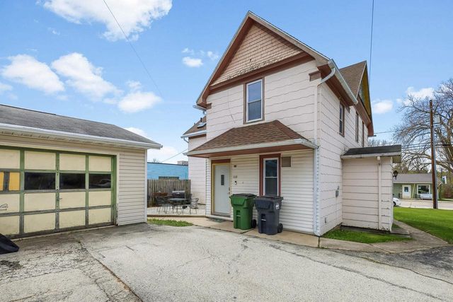 211 E Main STREET, Mishicot, WI 54228