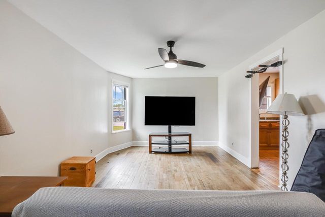 211 E Main STREET, Mishicot, WI 54228