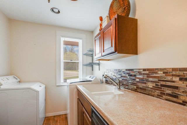 211 E Main STREET, Mishicot, WI 54228