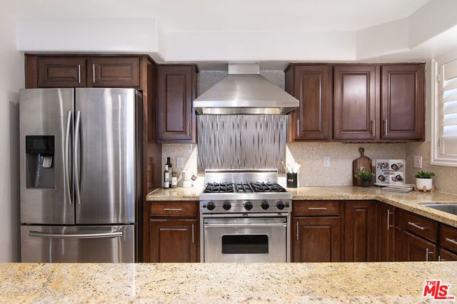 10390 La Grange Avenue X02, Los Angeles, CA 90025