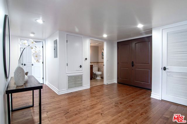 10390 La Grange Avenue X02, Los Angeles, CA 90025