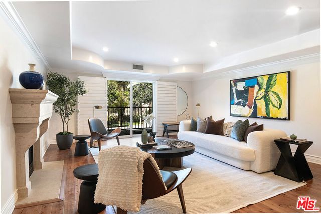 10390 La Grange Avenue X02, Los Angeles, CA 90025