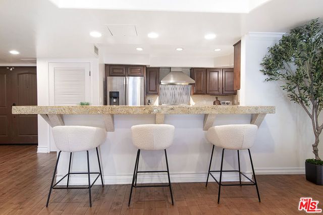 10390 La Grange Avenue X02, Los Angeles, CA 90025