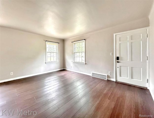 1305 Collegewood Street, Ypsilanti, MI 48197