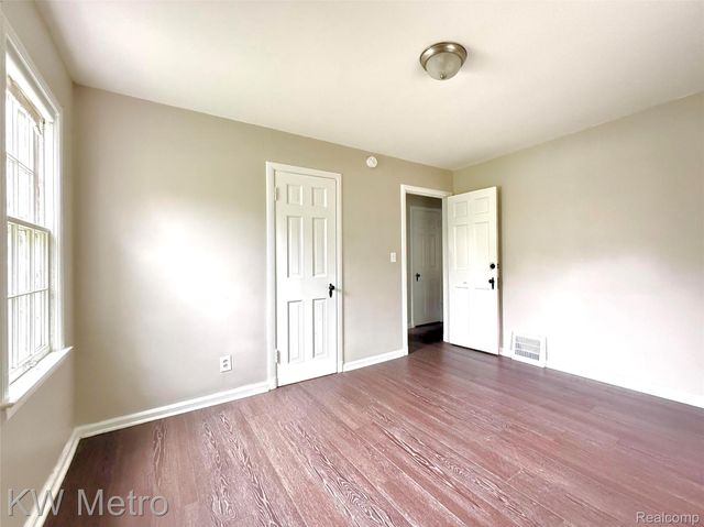 1305 Collegewood Street, Ypsilanti, MI 48197