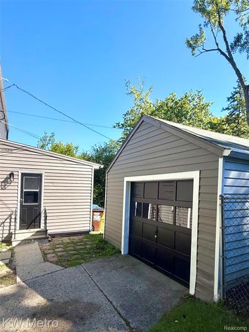 1305 Collegewood Street, Ypsilanti, MI 48197