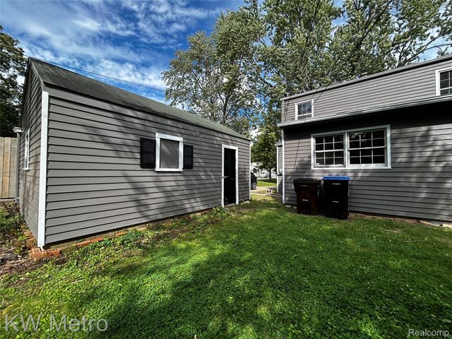 1305 Collegewood Street, Ypsilanti, MI 48197