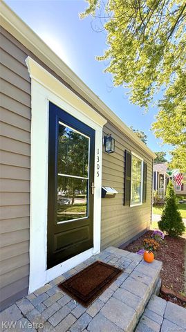 1305 Collegewood Street, Ypsilanti, MI 48197