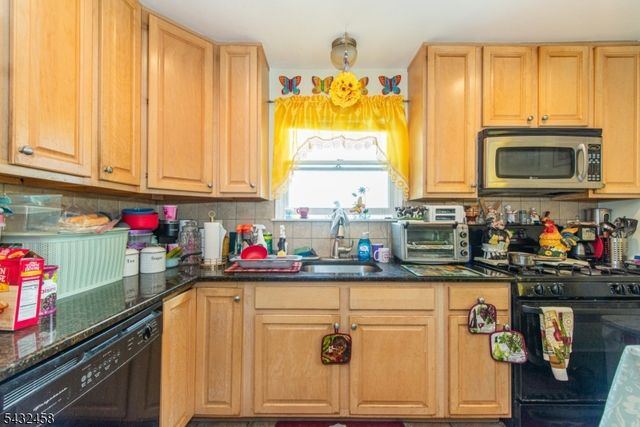 56 Garden Ave 2, Woodland Park, NJ 07424