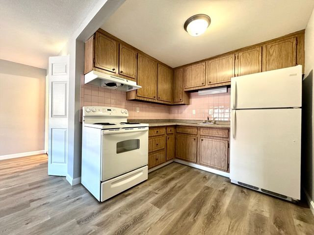 12 Old Colony Lane 4, Arlington, MA 02476