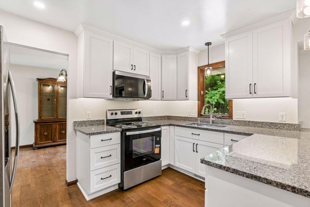 1086 Carlton Drive, Shoreview, MN 55126