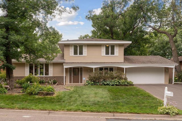 1086 Carlton Drive, Shoreview, MN 55126