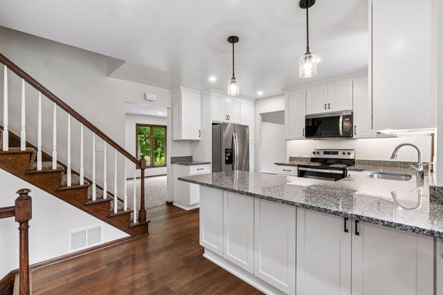1086 Carlton Drive, Shoreview, MN 55126