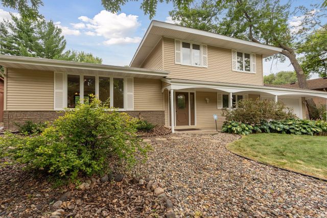 1086 Carlton Drive, Shoreview, MN 55126