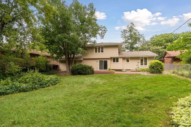 1086 Carlton Drive, Shoreview, MN 55126