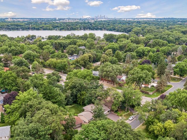 1086 Carlton Drive, Shoreview, MN 55126