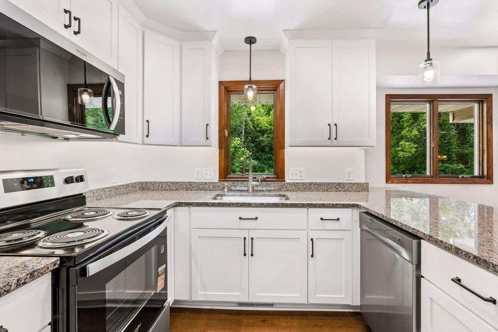 1086 Carlton Drive, Shoreview, MN 55126 — photo 3