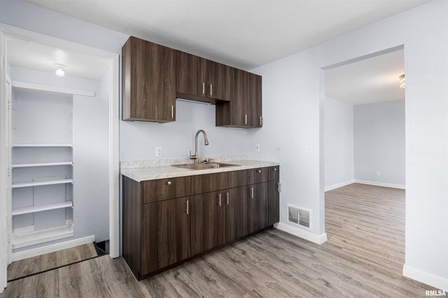 1820 N 19TH Street, Springfield, IL 62702