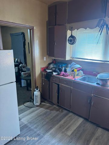 407 S 39th St, Louisville, KY 40212