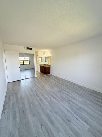 9235 SW 8th Street 512, Boca Raton, FL 33428