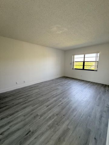 9235 SW 8th Street 512, Boca Raton, FL 33428