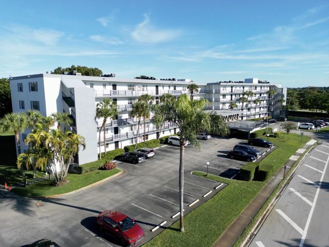 9235 SW 8th Street 512, Boca Raton, FL 33428