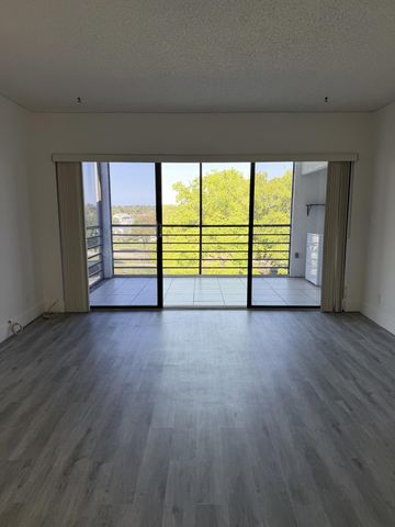 9235 SW 8th Street 512, Boca Raton, FL 33428