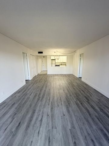 9235 SW 8th Street 512, Boca Raton, FL 33428