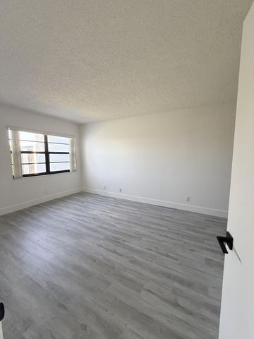 9235 SW 8th Street 512, Boca Raton, FL 33428