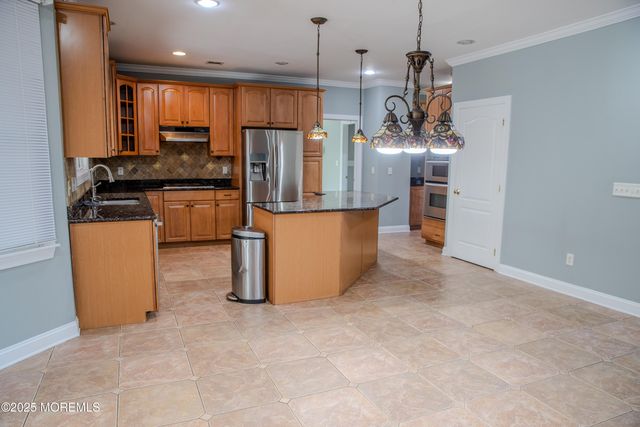 3 Green Springs Way, Freehold, NJ 07728