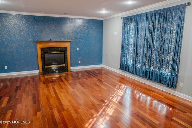 3 Green Springs Way, Freehold, NJ 07728