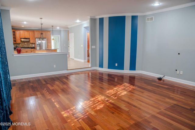 3 Green Springs Way, Freehold, NJ 07728