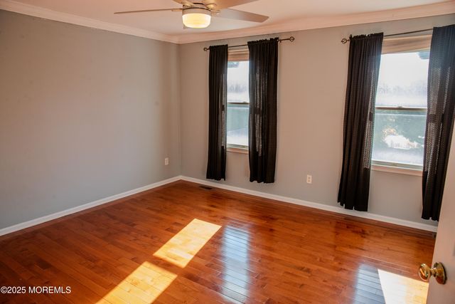 3 Green Springs Way, Freehold, NJ 07728