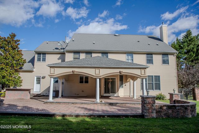 3 Green Springs Way, Freehold, NJ 07728